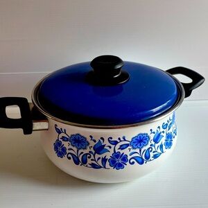 Levcoware Blue Flower Enamel Pot 1970s 14 Inch